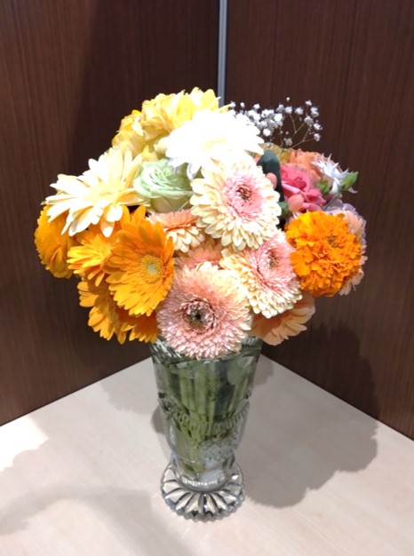 令和7年4月24日 立教小学校よりイースターの花束受領2