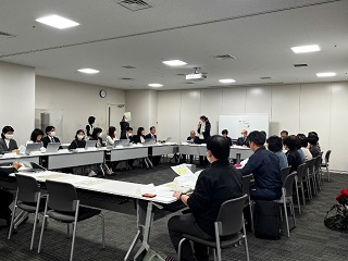 ヤングケアラー関係機関連絡会議の様子