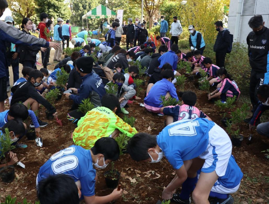 R4南長崎スポーツ公園植樹写真3