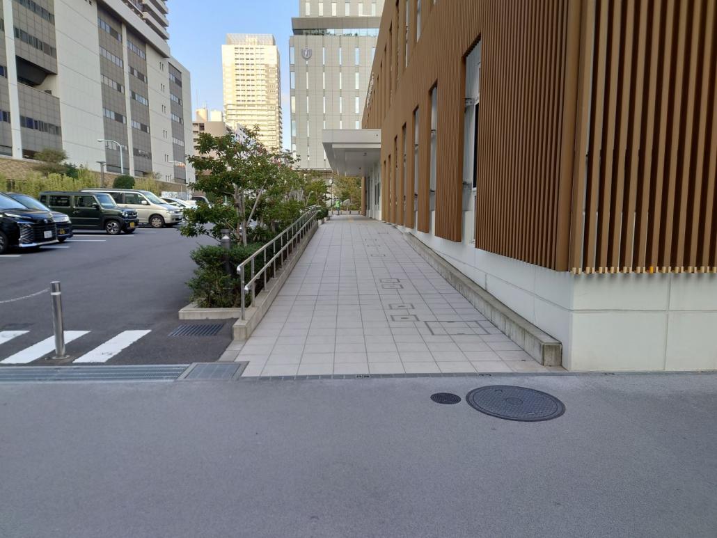 池袋保健所出入口スロープ