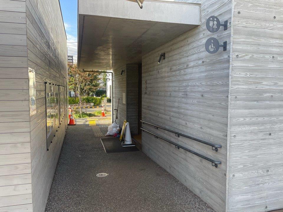 としまみどりの防災公園（IKE・SUNPARK）バリアフリートイレ入口