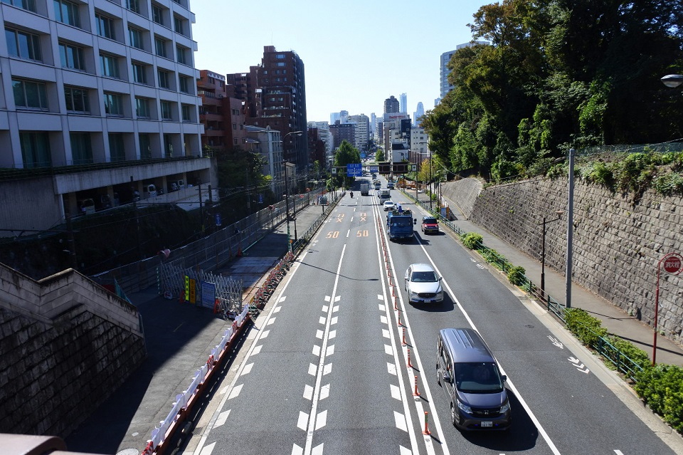 橋から見る明治通り