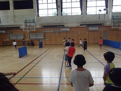いろんな学年でドッヂボールを楽しんでいます。