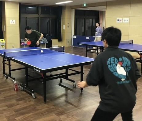 講師と試合する中学生の様子