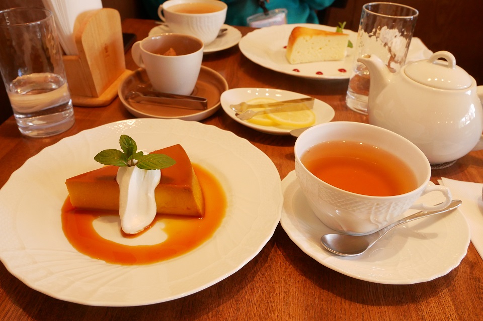 プリヤートナケーキと紅茶