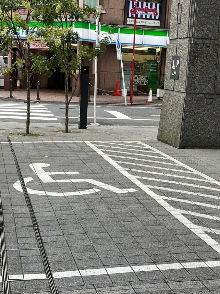 としま区民センター車いす対応駐車場