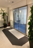 SMBC信託銀行池袋支店自動ドア