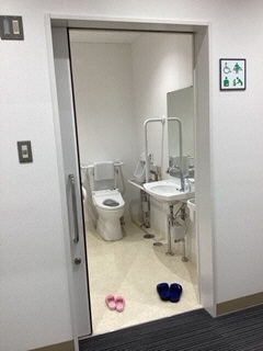 区民ひろば池袋バリアフリートイレ入口