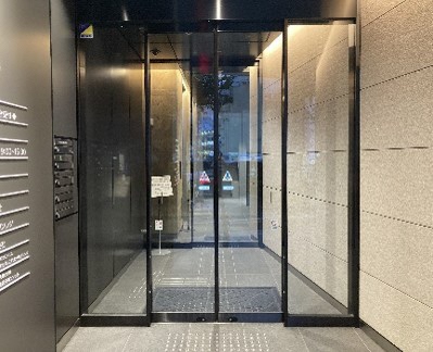 群馬銀行池袋ビル自動ドア