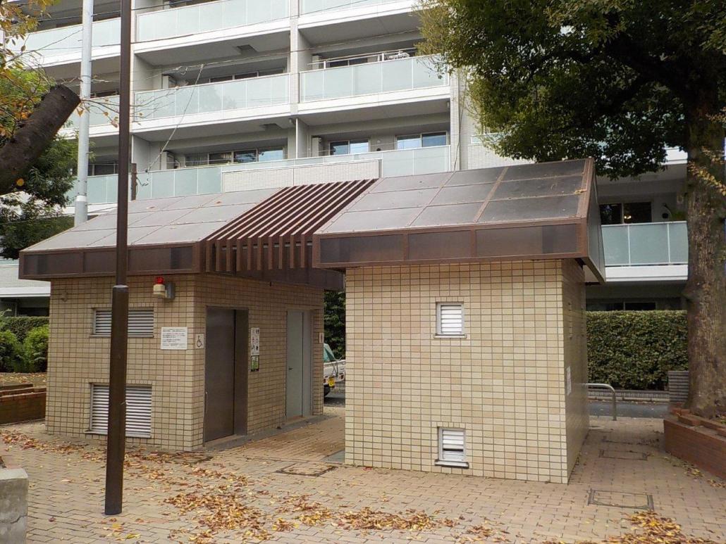 上り屋敷公園バリアフリートイレ入口