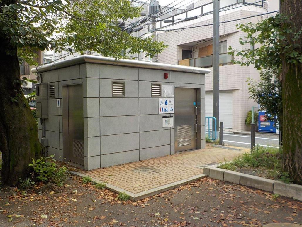 御岳北公園バリアフリートイレ入口