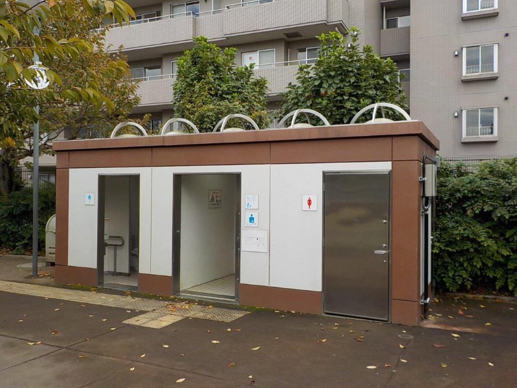 染井よしの桜の里公園バリアフリートイレ入口