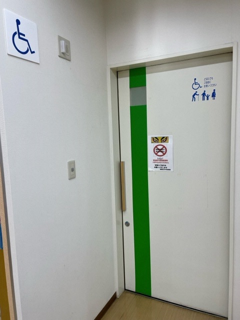巣鴨図書館バリアフリートイレ入口
