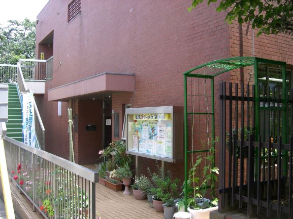 区民ひろば池袋本町外観