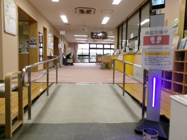 区民ひろば上池袋出入口スロープ