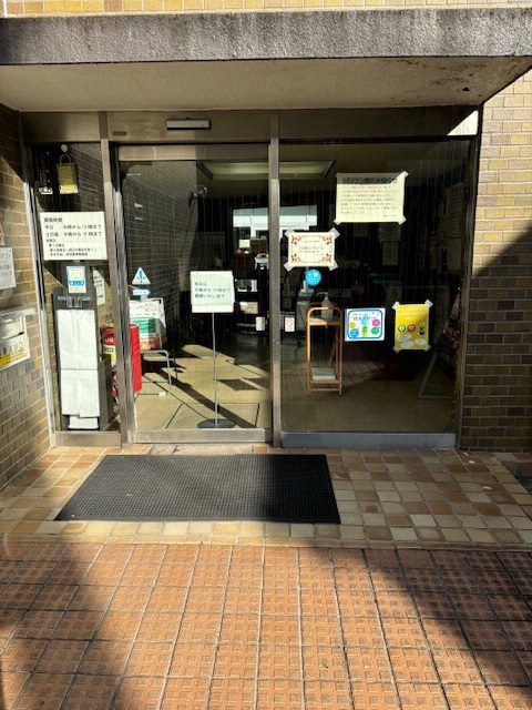 千早図書館自動ドア