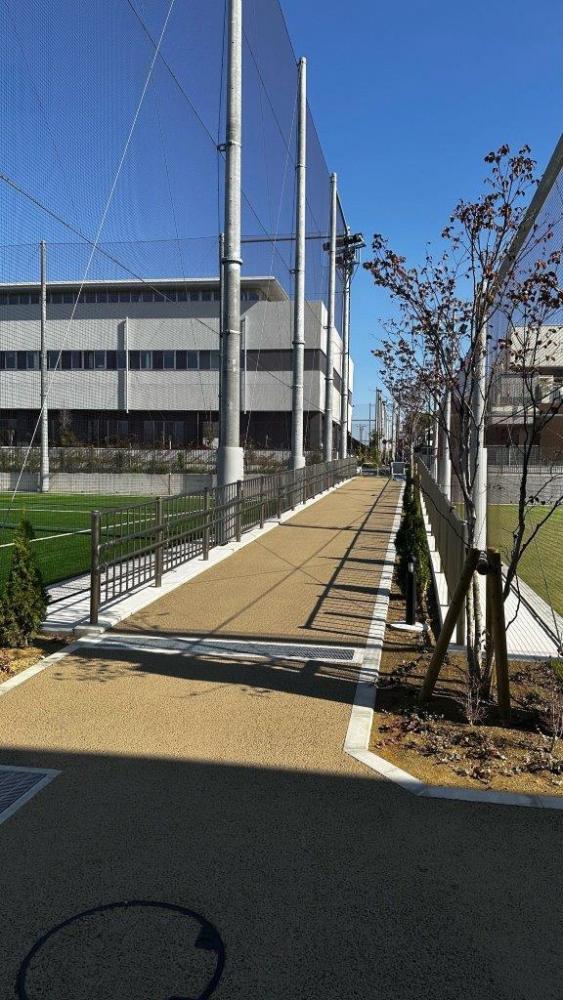 千早スポーツフィールド出入口スロープ