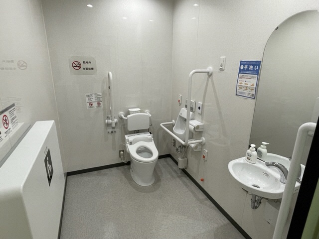 ふるさと千川館バリアフリートイレ設備