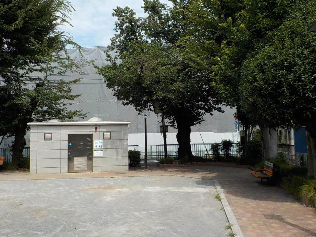 千早四丁目公園バリアフリートイレ入口