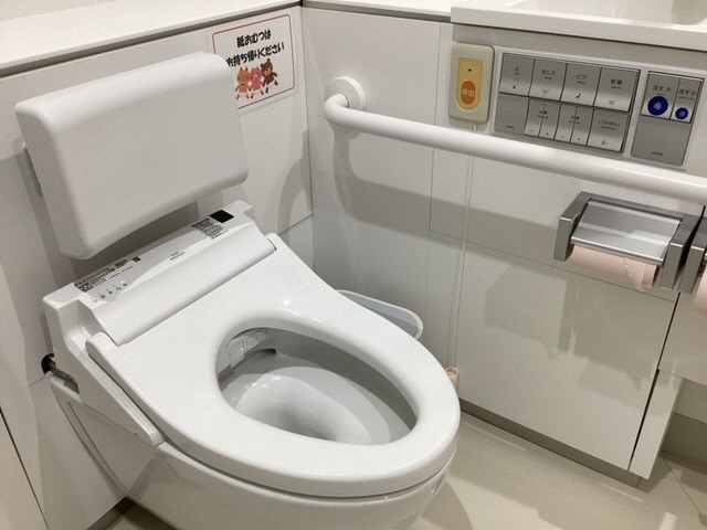 区民ひろば要バリアフリートイレ
