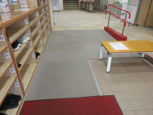 区民ひろば富士見台出入口スロープ