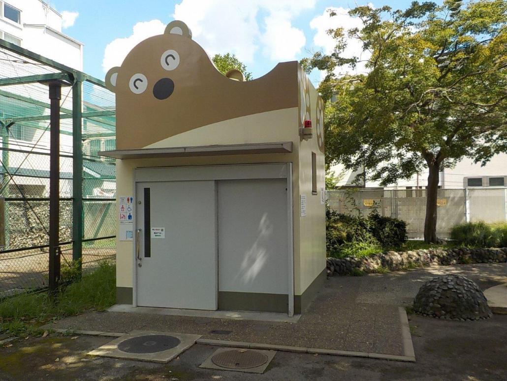 目白三丁目公園バリアフリートイレ入口
