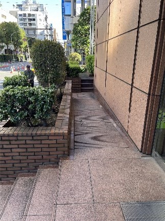 池袋消防署出入口スロープ