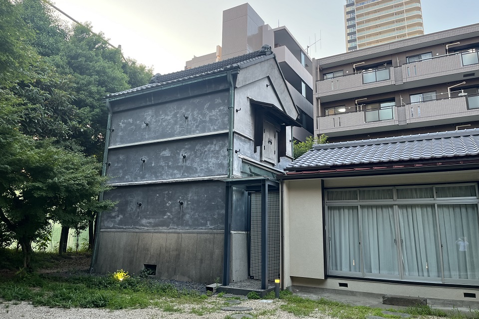 江戸川乱歩邸の蔵