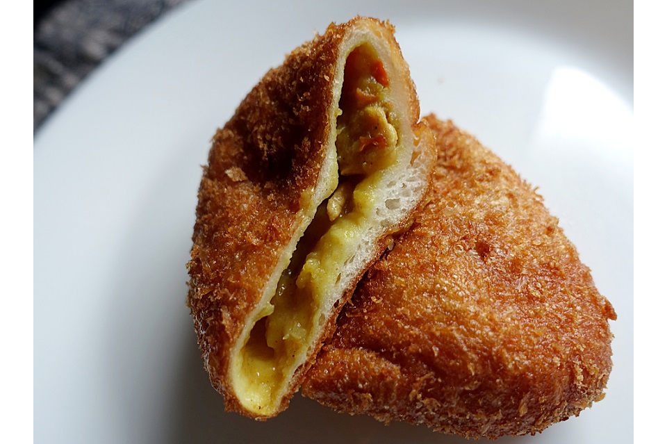 ベーカリーハラダカレーパン２