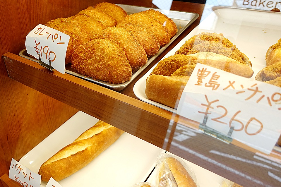 ベーカリーハラダのショーケース３