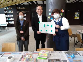 図書館司書との写真