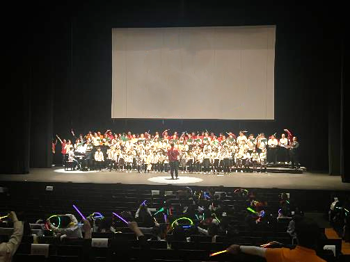 としま未来へを合唱する様子