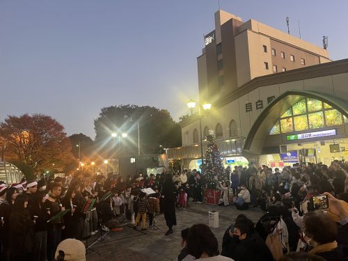 目白駅前クリスマスツリー