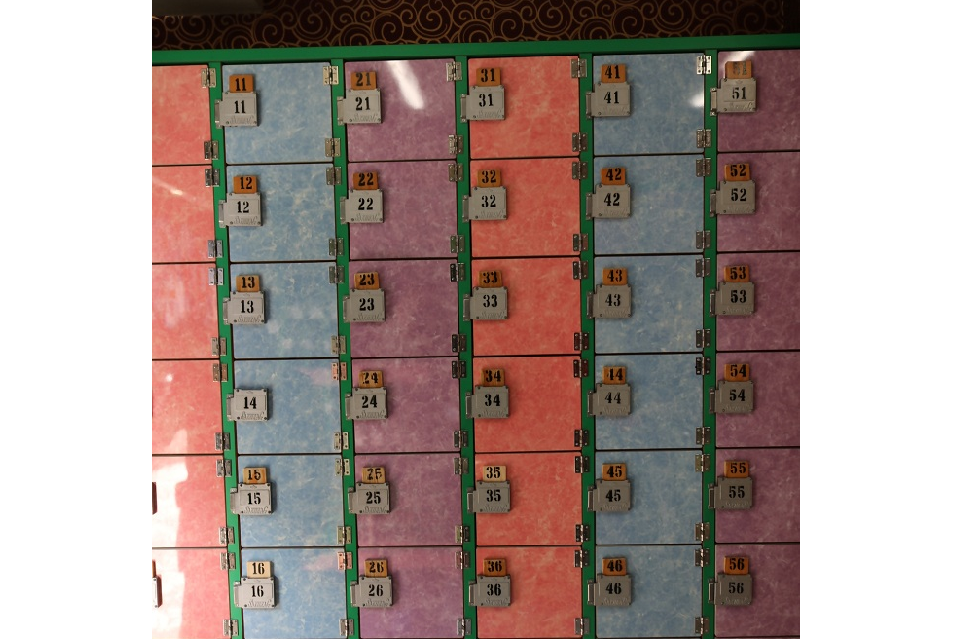 銭湯あずま 下駄箱