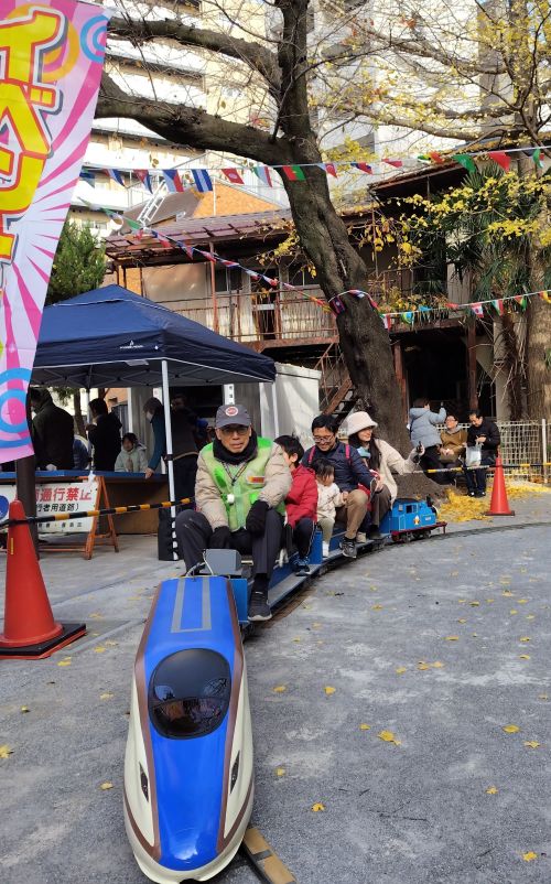 巣鴨三親町会ミニトレイン写真