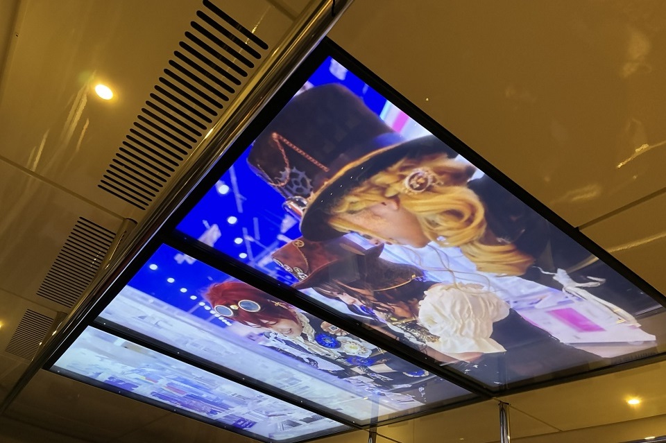 イルミネーションツアー イケバス内のパネル