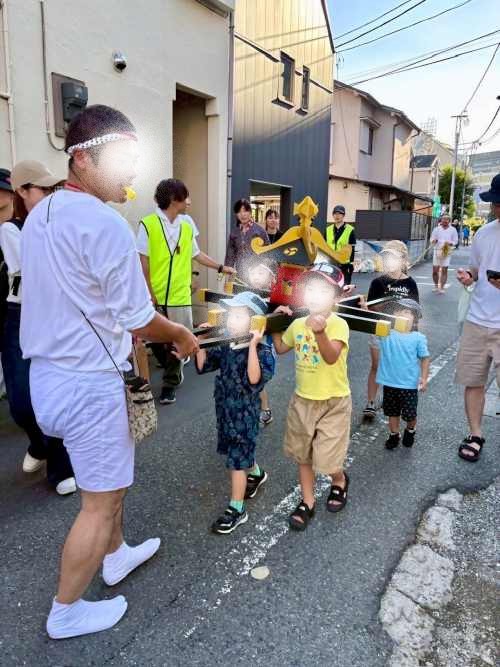 手作りの子ども神輿の写真