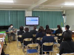 研究報告会の様子