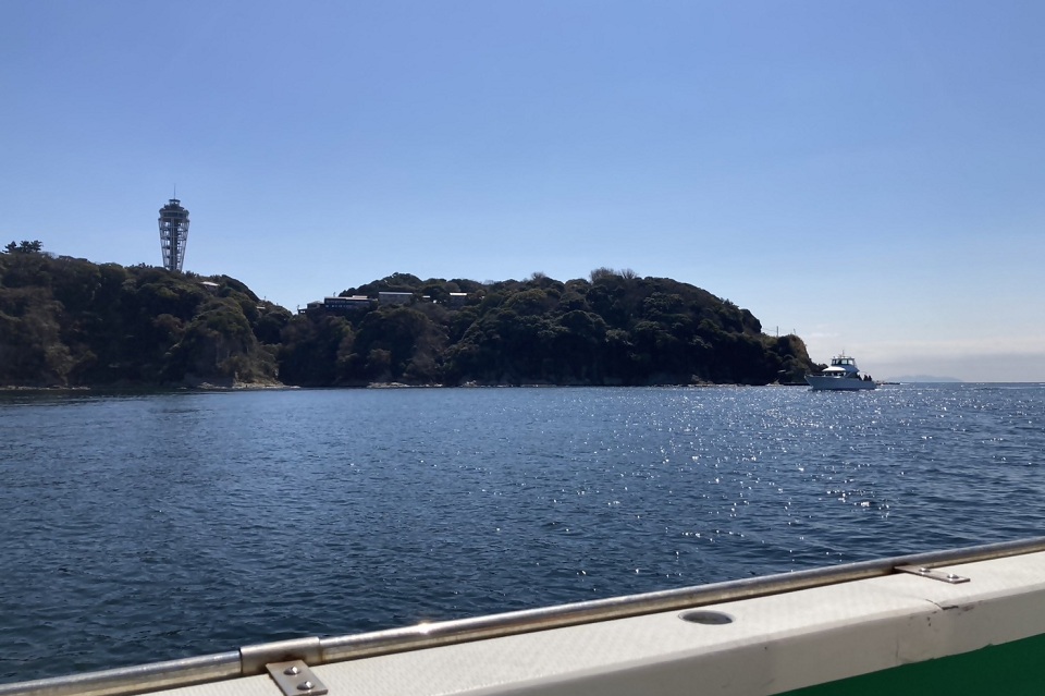 江の島船より