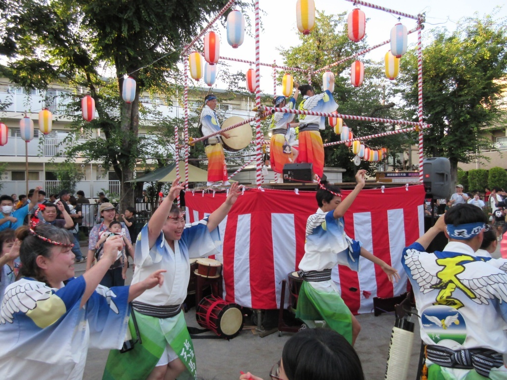盆踊りの様子