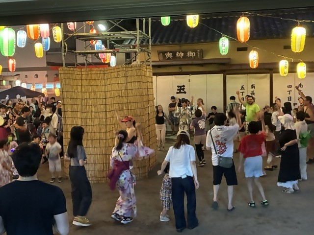 盆踊りの様子