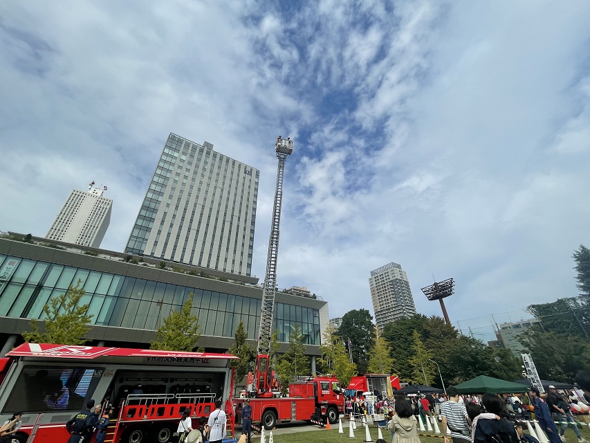 としまDOKI☆彡DOKI防災フェス2025の様子（はしご車）