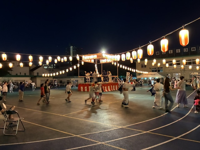 盆踊りの様子