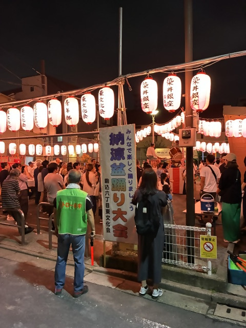 盆踊りの様子