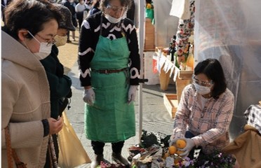 買い物する方の様子