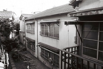昔のトキワ荘の外観写真